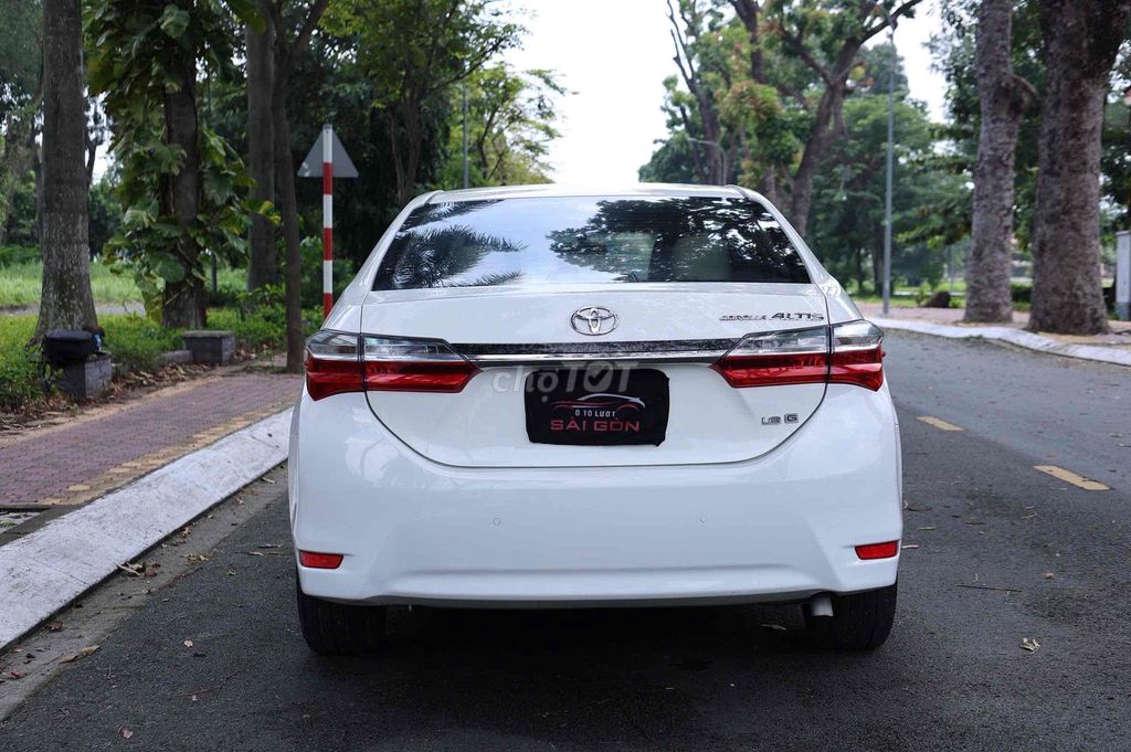 Toyota Altis 1.8G 2018 белый 70 000 км