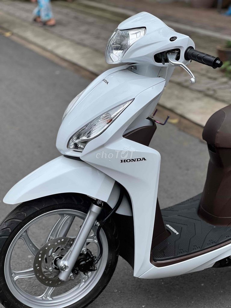 Honda Vision 2017 Trắng Nâu. Mua bán Xe máy tại Quận Ô Môn Cần Thơ được đăng bởi Huỳnh Thắng hình 6