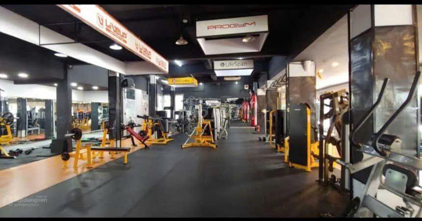 (Siêu hiếm) mặt bằng 1600m2 MT Quận 3, ngang 20m*45m2