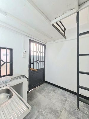 Phòng cho thuê trệt, gác cao m8, cửa số thoáng mát NGUYỄN VĂN ĐẬU,BT 