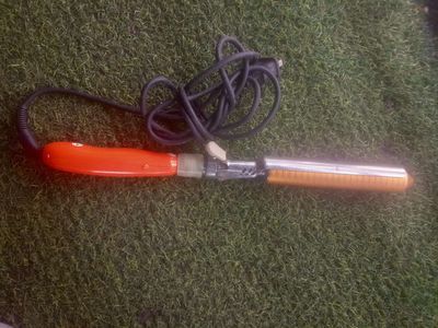Cây uốn tóc 220v. Mua bán Nội thất, đồ gia dụng khác tại Quận Tân Bình Tp Hồ Chí Minh được đăng bởi hoàng