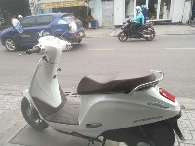 Xe máy điện VinFast EVO 200 Lite Trắng. Mua bán Xe điện tại Quận 12 Tp Hồ Chí Minh được đăng bởi Nguyễn Văn Phương 