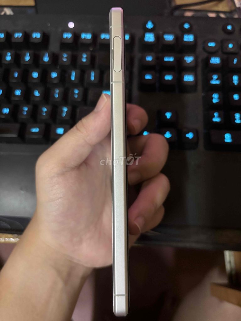 Sony Xperia 1 Mark II Trắng. Mua bán Điện thoại tại Quận Nam Từ Liêm Hà Nội được đăng bởi Long hình 1