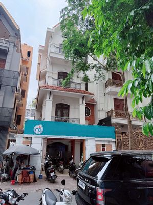 Chính chủ cho thuê nhà Biệt Thự lô góc Phố Hoàng Ngân. Cho thuê nhà ở tại Quận Cầu Giấy Hà Nội được đăng bởi Nguyễn Văn Tùng