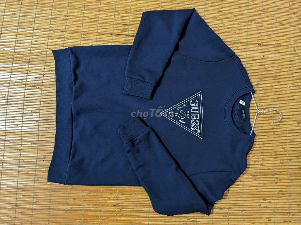 Áo sweater hiệu Guess real