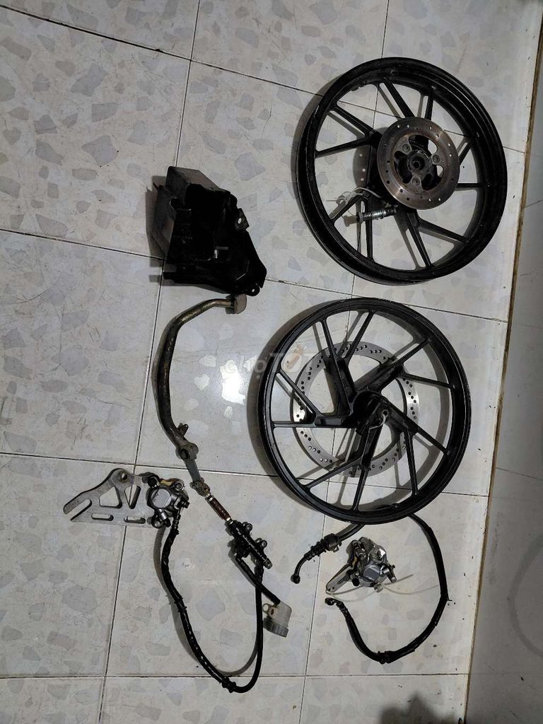 Còn bộ đầy đủ ,để lên bánh mâm 2 thắng đĩa. Mua bán Phụ tùng xe tại Huyện Long Thành Đồng Nai được đăng bởi ngọc hình 1