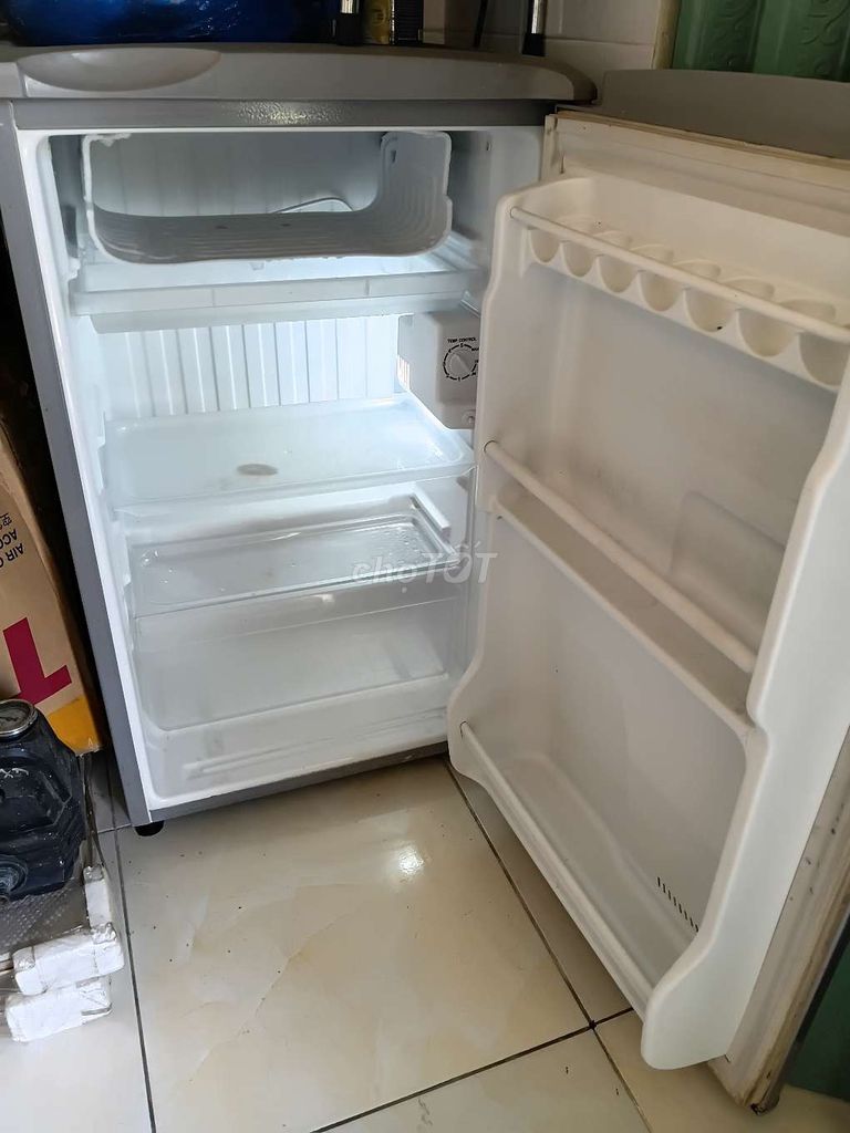 Tủ lạnh Aqua AQR-95AR 90 lít Việt Nam. Mua bán Tủ lạnh tại Quận Bình Tân Tp Hồ Chí Minh được đăng bởi Phương hình 1