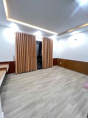 Nhà phố 69 m² · 4 PN · Đường Hà Huy Giáp