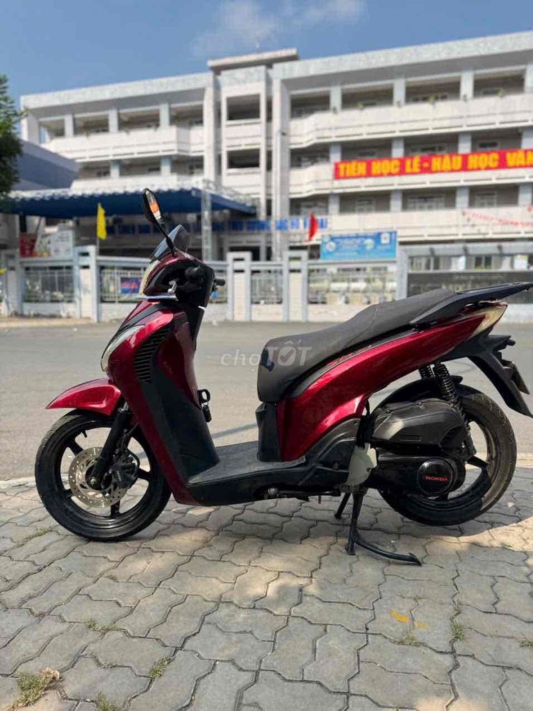 Хонда SH 125 2017 красная