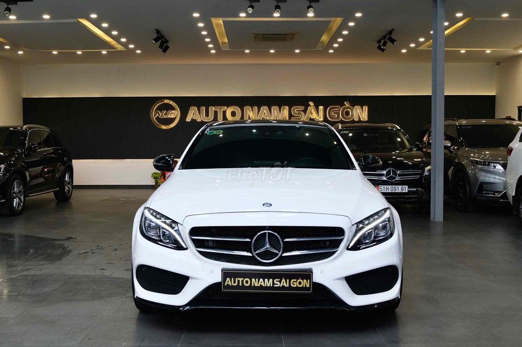 Mercedes Benz C300 AMG TRẮNG/ĐỎ