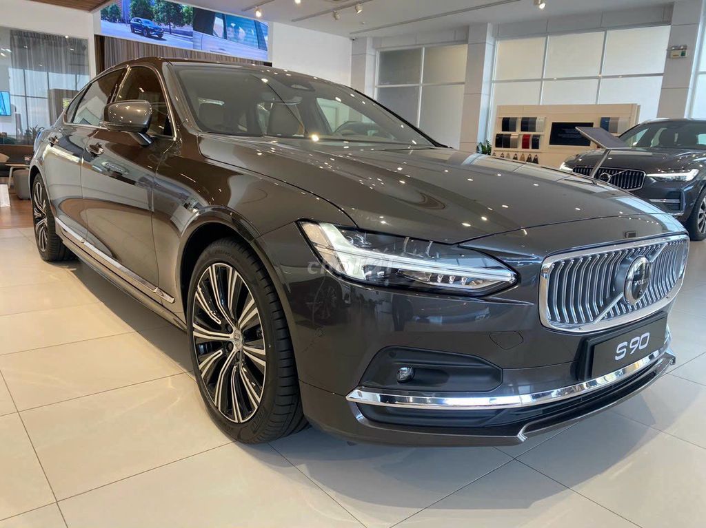 Giá Volvo S90 L Ultimate 2023, màu Platinum Grey