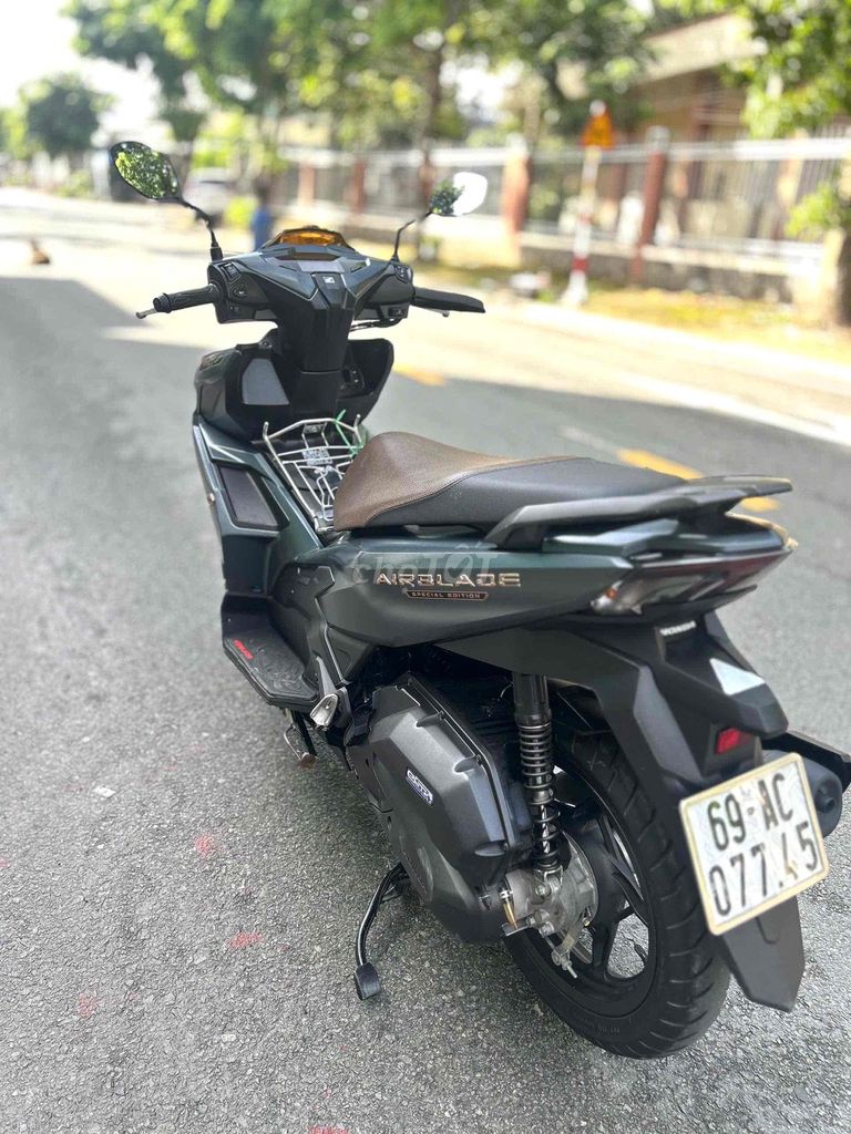 HONDA AIR BLADE 160 ABS – ZIN TOÀN BỘ, XE ĐẸP KENG. Mua bán Xe máy tại Thành phố Thủ Dầu Một Bình Dương được đăng bởi Xe Máy Bình Dương hình 6