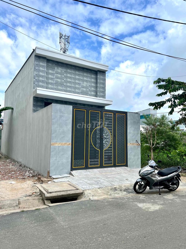 NHÀ GẦN CẦU VƯỢT TÂN THỚI HIỆP 5 x 21 trệt lửng