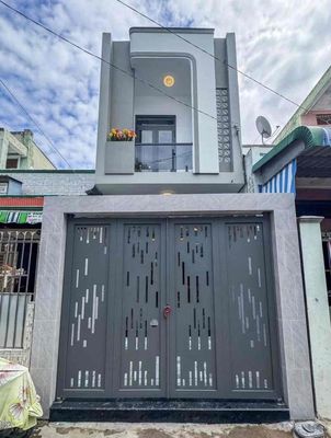 BÁN NHÀ LẦU MỚI 100% CÓ 3 P NGỦ LỘ OTO CÁCH VINCOM HÙNG VƯƠNG 100M