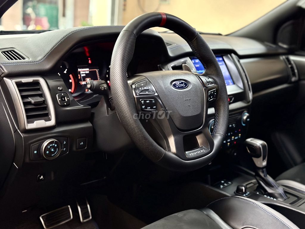 Ford Raptor 2022 Серый 62.200 км