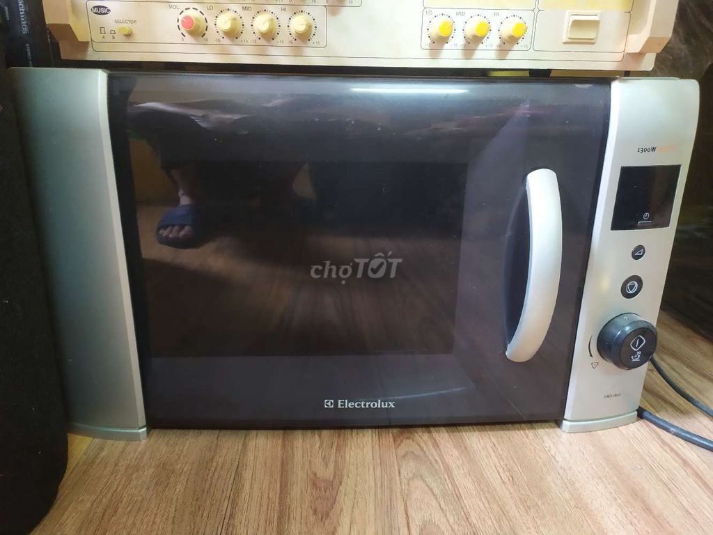 Bán lò vi sóng ELECTROLUX (có nướng)