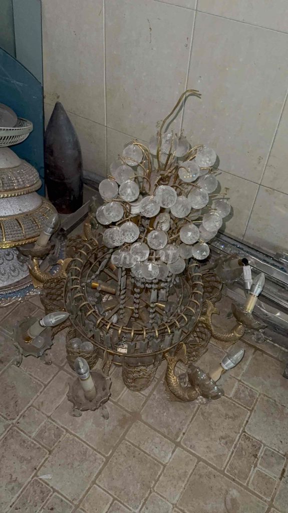 Đèn chùm pha lê Cổ điển đã qua sử dụng. Mua bán Đèn tại Quận Gò Vấp Tp Hồ Chí Minh được đăng bởi Hoàng Minh hình 1