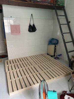 Giường pallet mịn màng 1.2x2m