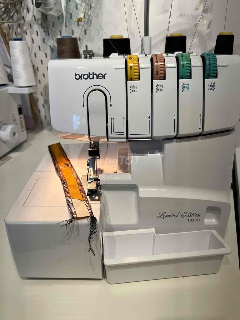 Máy may vắt sổ Brother 1034D. Mua bán Đồ chuyên dụng, Giống nuôi trồng tại Huyện Ba Vì Hà Nội được đăng bởi O Hui hình 1