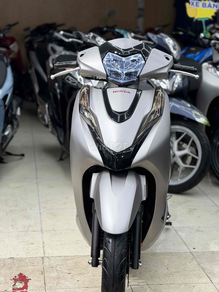 Honda Lead 4VAL Special 2023 Матовый серебристый Smartkey