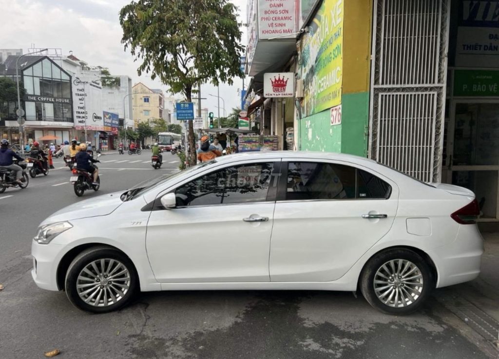 Suzuki Ciaz 2017 1.4 AT - 100000 km