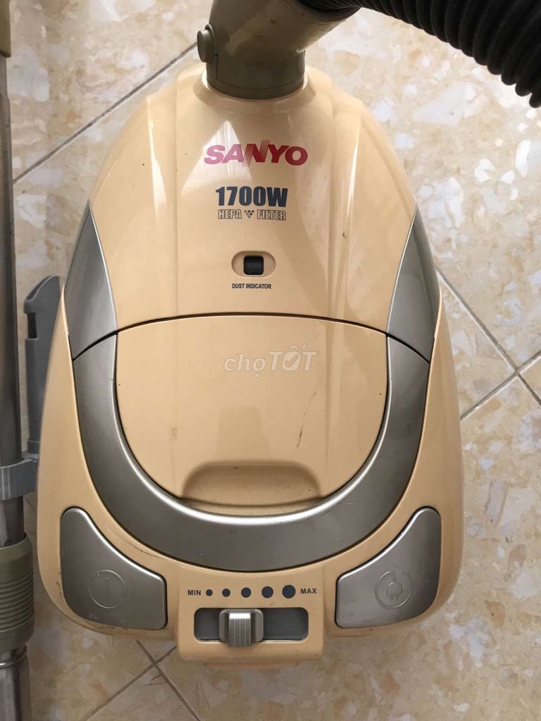 Hút bụi Sanyo 1700W