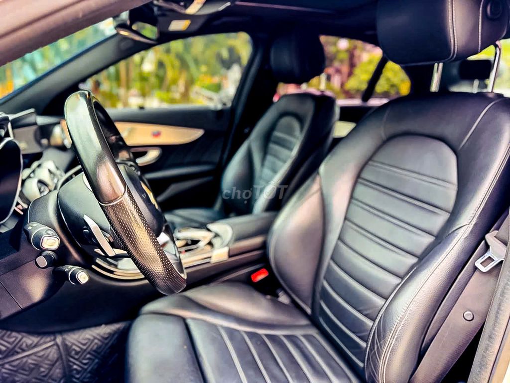 Mercedes Benz C300 AMG model 2018 Full option. Mua bán Ô tô tại Quận 7 Tp Hồ Chí Minh được đăng bởi JENNIE hình 11