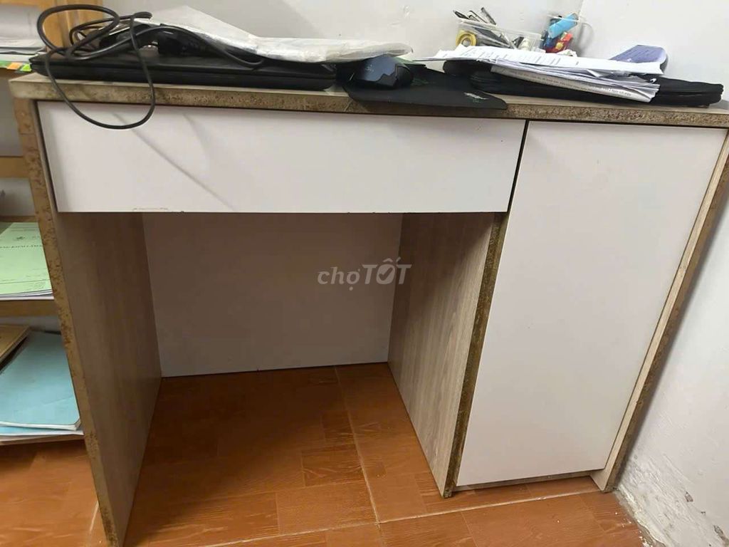 Bàn làm việc gỗ MDF 2 tủ Nâu. Mua bán Bàn ghế tại Thành phố Buôn Ma Thuột Đắk Lắk được đăng bởi Thành Đạt hình 1