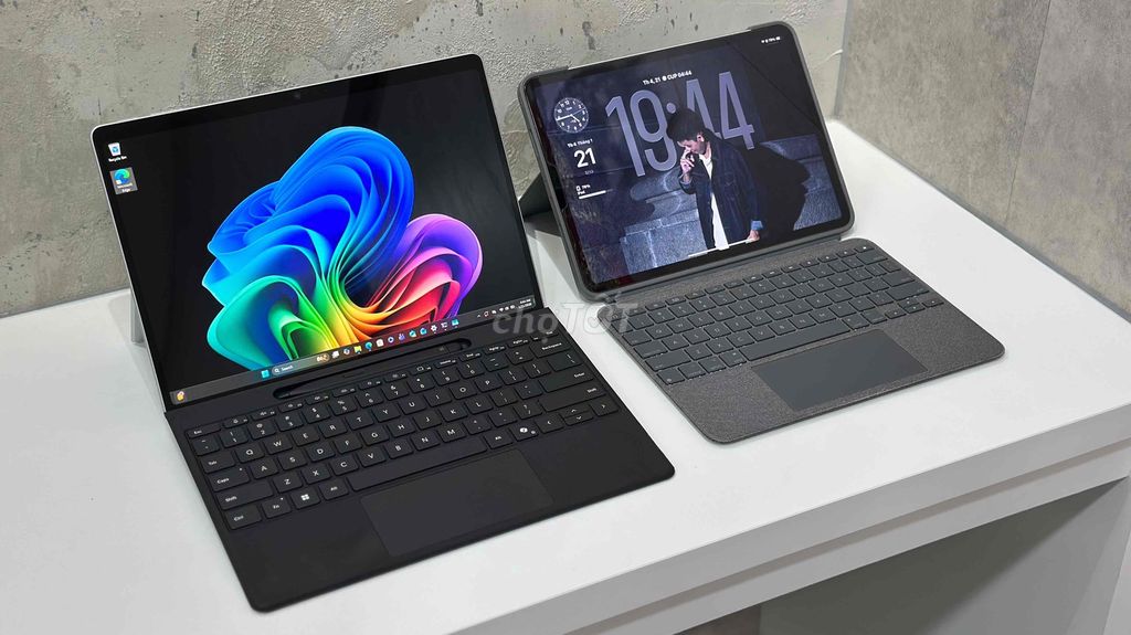 Surface Pro 11 Trắng 99 đẹp full phụ kiện. Mua bán Laptop tại Quận 10 Tp Hồ Chí Minh được đăng bởi Nguyễn Quang Huy hình 1