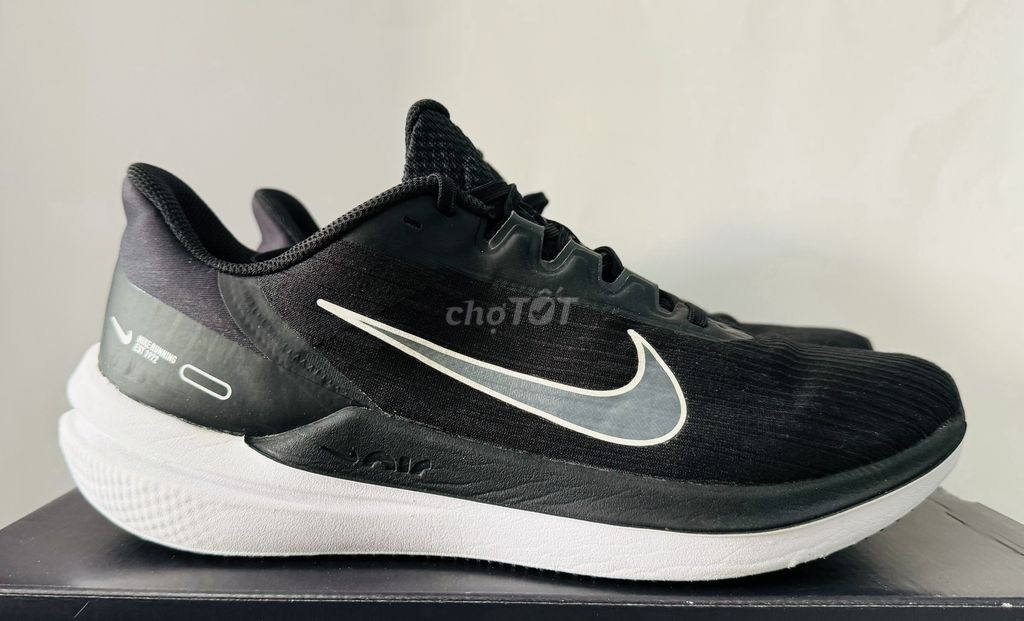 Nike WinFlo 9 - Size 42.5 - Chính hãng