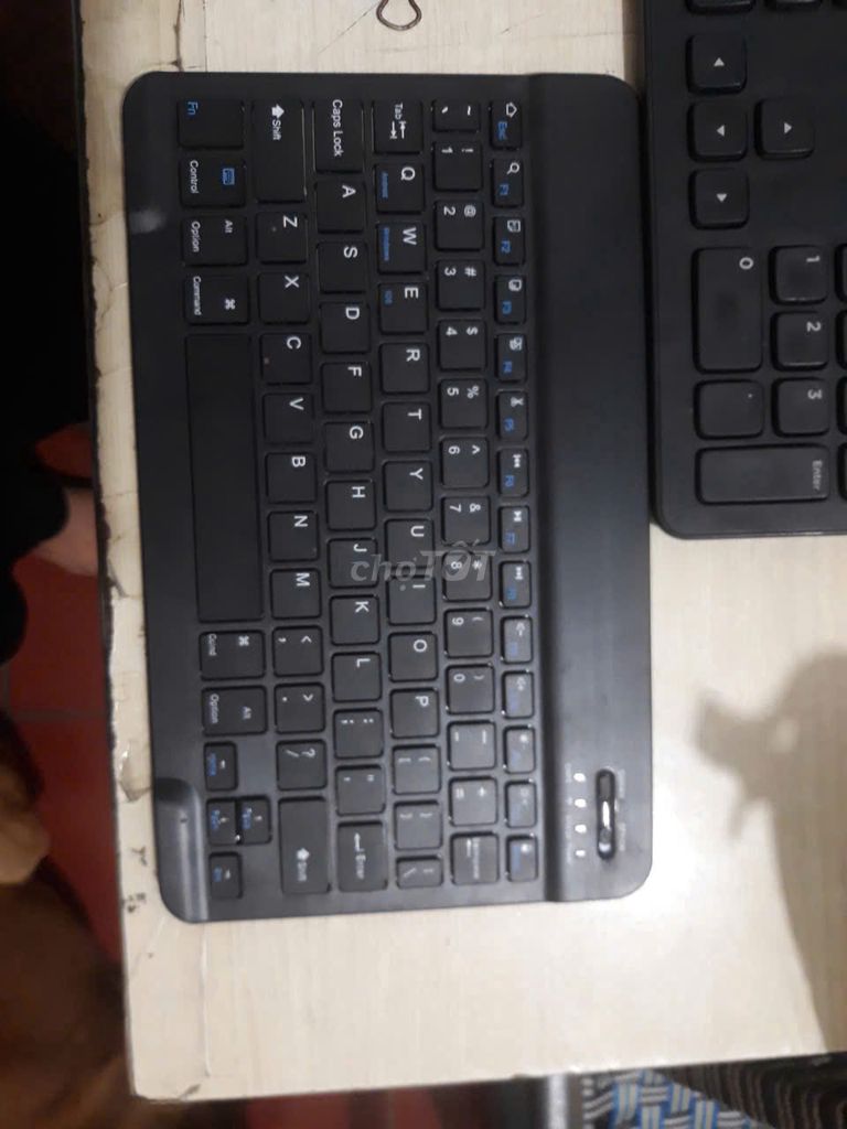 Bàn phím Bluetooth Đen 10 inch iPad Android iOS. Mua bán Phụ kiện (Màn hình, Chuột...) tại Thành phố Thủ Đức Tp Hồ Chí Minh được đăng bởi Nguyen thi nhan hình 1