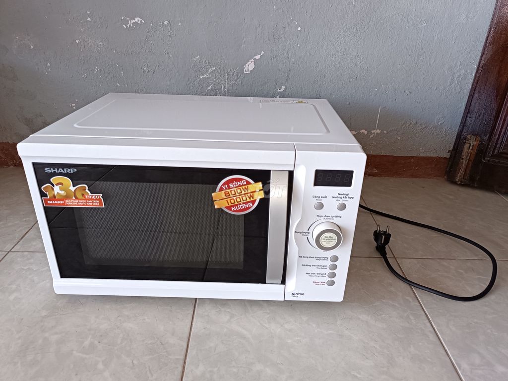 Lò vi sóng Sharp R-G371VN-W như hình,có nướng,700k. Mua bán Bếp, lò, đồ điện nhà bếp tại Thị xã Điện Bàn Quảng Nam được đăng bởi Ket ban face zalo qua sdt hình 1