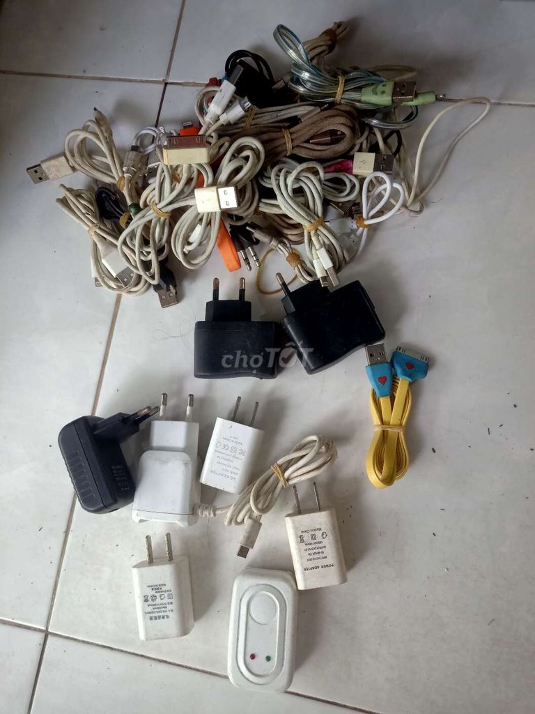 Cóc sạc và cáp sạc nhiều màu. Mua bán Phụ kiện (Màn hình, Chuột...) tại Huyện Mỹ Xuyên Sóc Trăng được đăng bởi Alexis Sanchez  hình 1