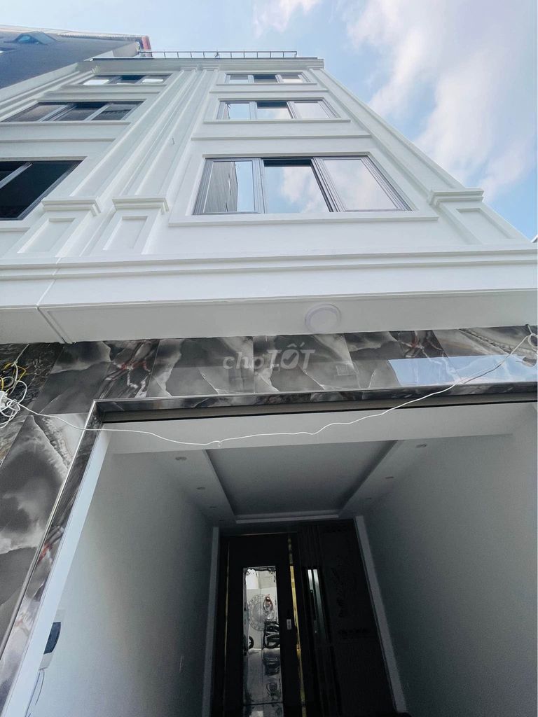 Nhà Lạc Long Quân - Tây Hồ View Hồ Tây 7 Tầng Thang Máy 10 Tỷ