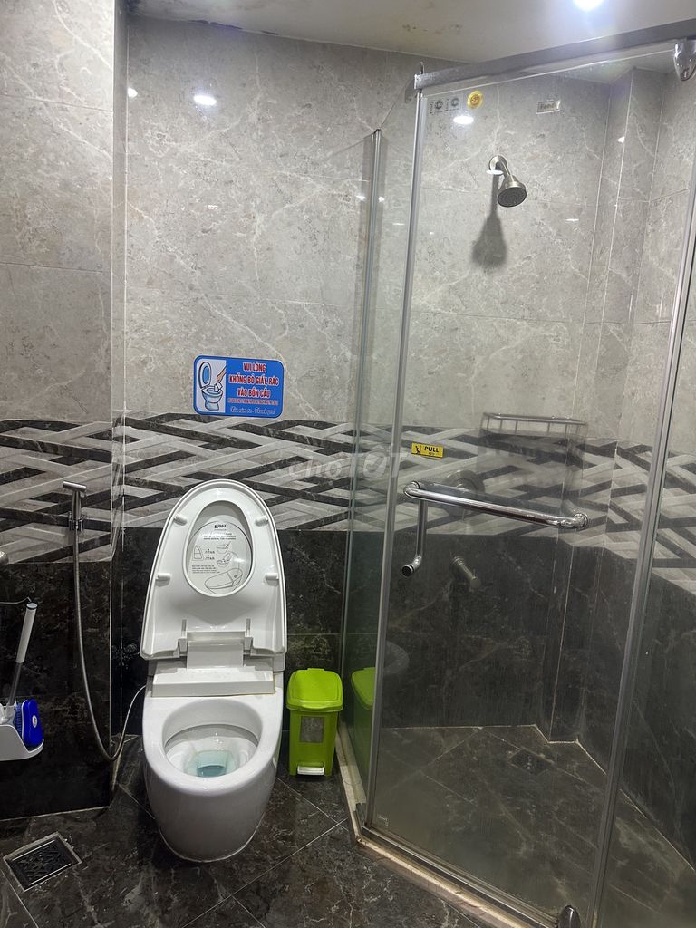 Upscale 1-bedroom apartment in the heart of the city — photo 7