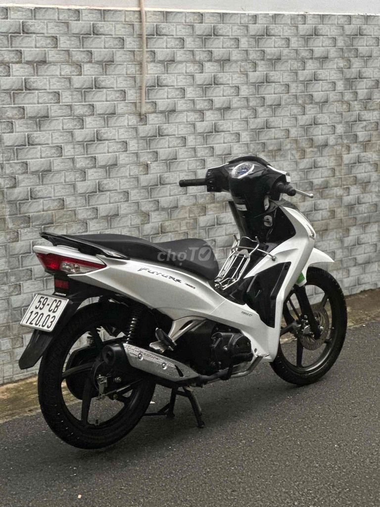Черно-белый торт «Будущее 125 2024» 5000 км Bstp