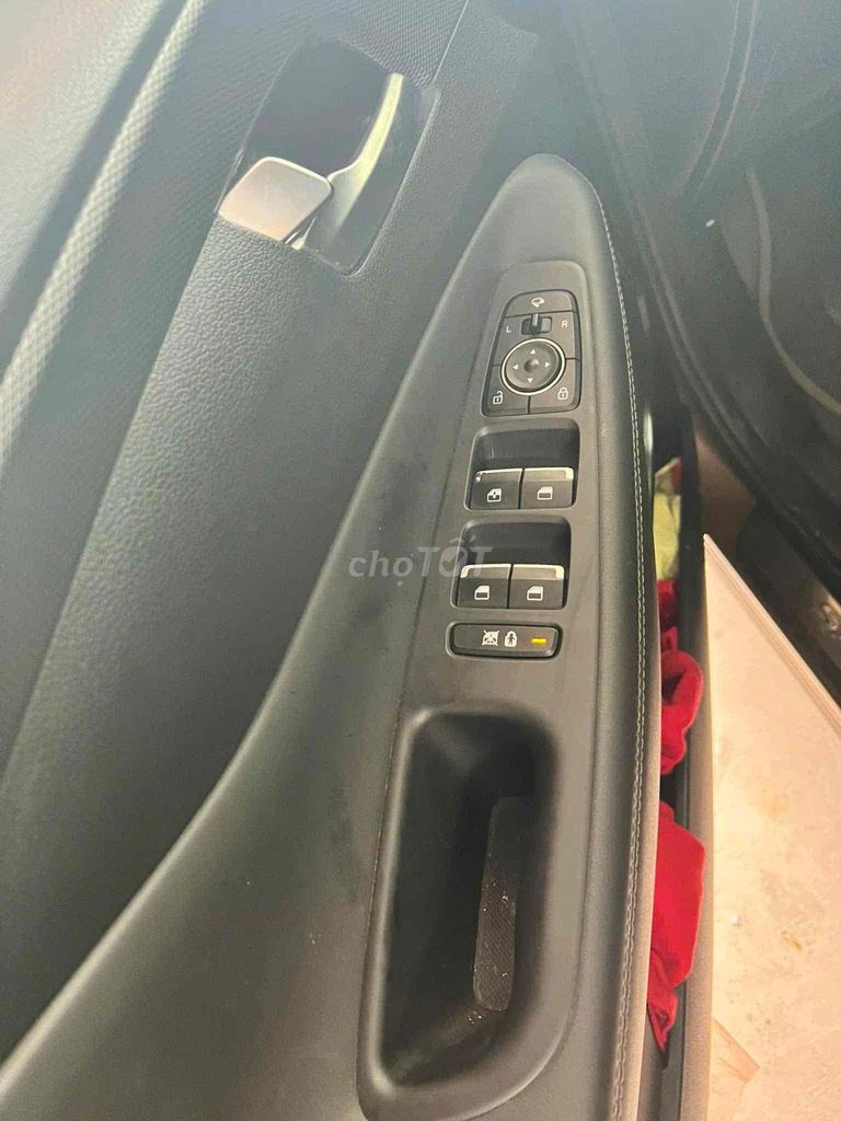 Hyundai Santa Fe 2019 2.4L  AT 4 WD - 3939 km. Mua bán Ô tô tại Quận Ninh Kiều Cần Thơ được đăng bởi Trương Công Tâm hình 6