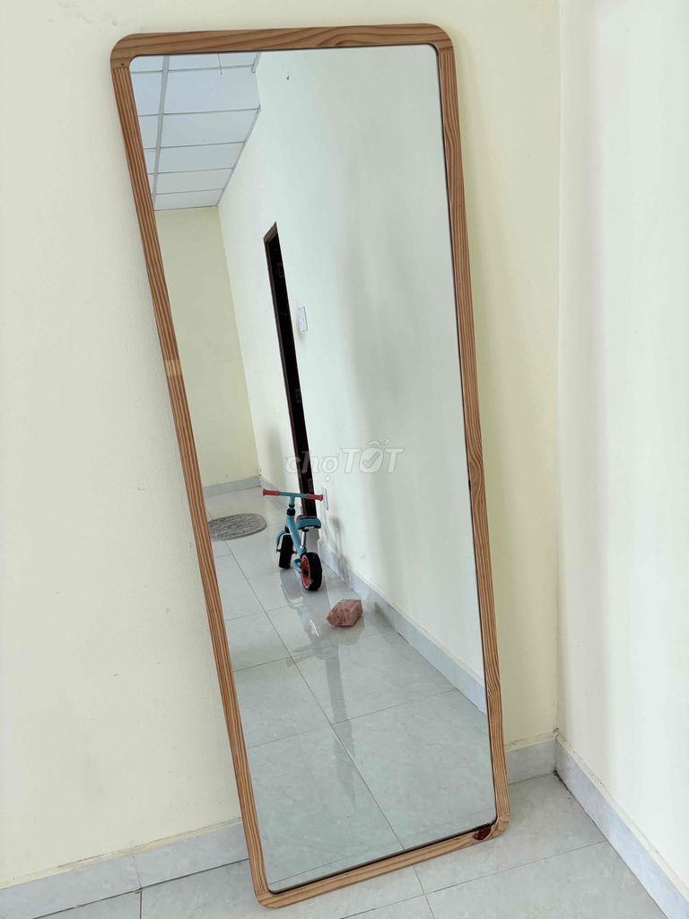 Cần thanh lý gương soi toàn thân như hình