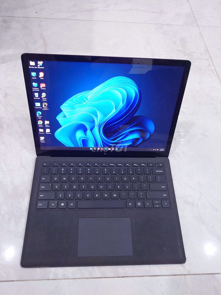 Surface Laptop 2 - i7-8650U, NVMe 512GB. Mua bán Laptop tại Quận Hải An Hải Phòng được đăng bởi Hải Phong hình 1