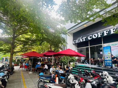 chất coffee tuyển phục vụ ca sáng