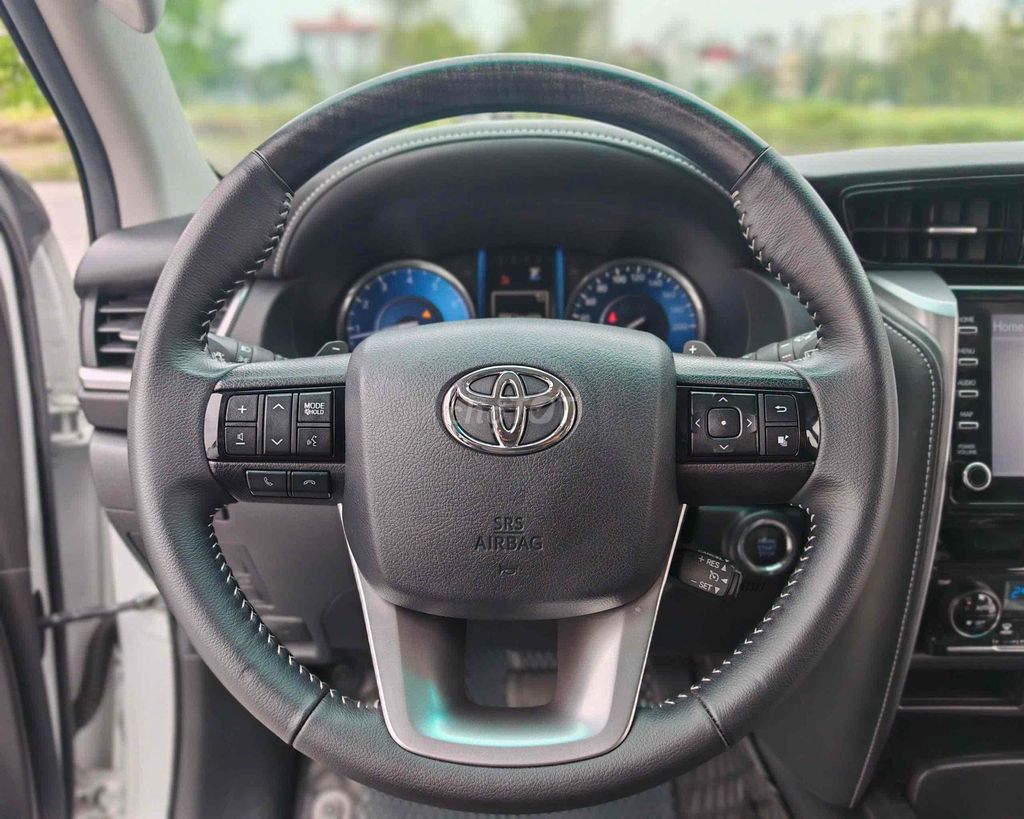 Toyota Fortuner 2022 odo 3.2v cực đẹp. Mua bán Ô tô tại Quận Nam Từ Liêm Hà Nội được đăng bởi Đại lý Toyota Mỹ Đình hình 9