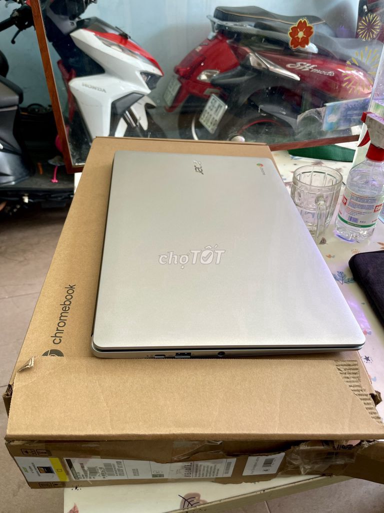 Cần bán laptop xách tay Acer Chromebook 315 15,6