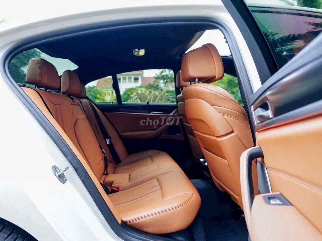 BMW 5 Series 2022 520i M Sport - 38000 km. Mua bán Ô tô tại Quận 7 Tp Hồ Chí Minh được đăng bởi Hoàng Anh Tuấn hình 10