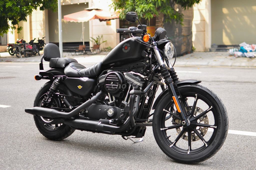 Harley-Davidson Iron 883 2021 Đen 6000 dặm