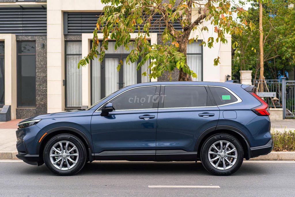 Cần bán Honda Crv 2024 bản L, màu xanh đen.