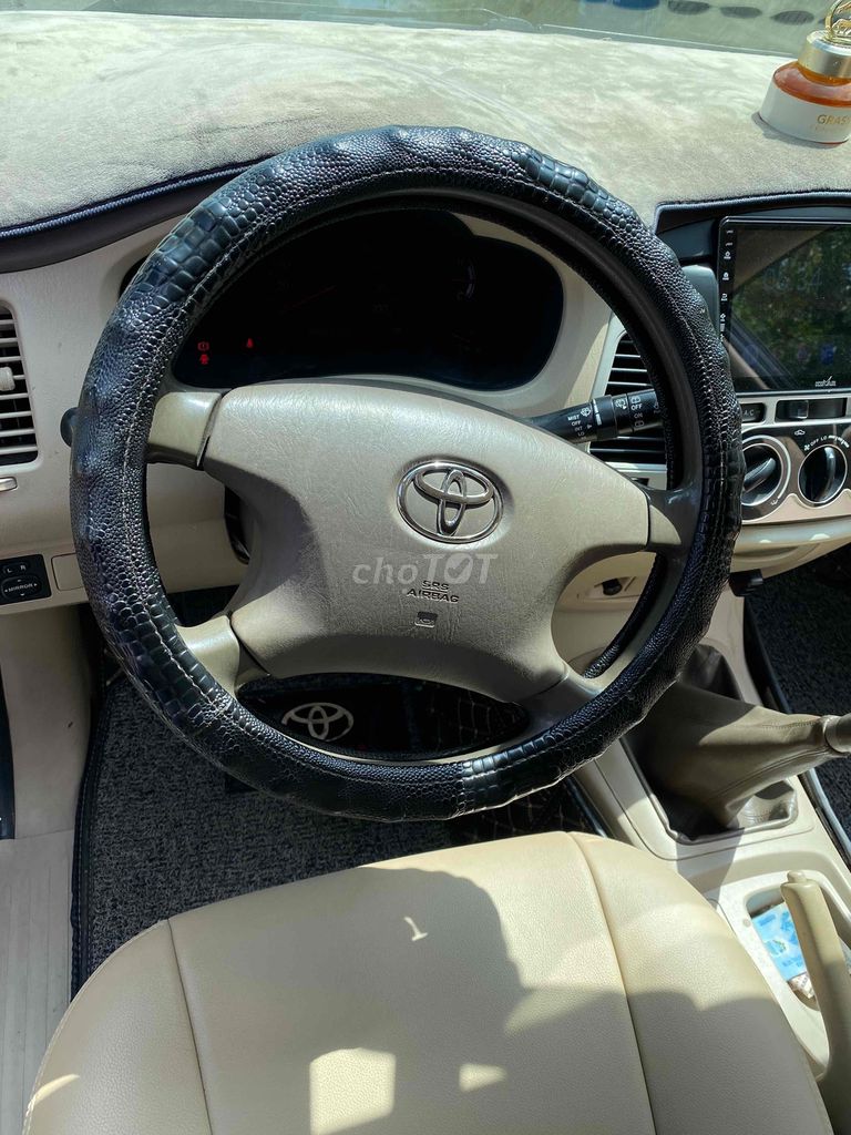 Toyota Innova 2007 G - 170.000 km  