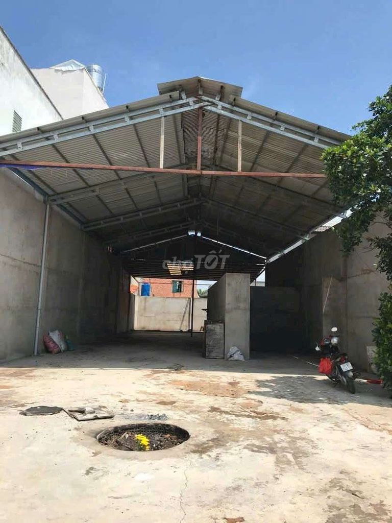 Kho mặt tiền Tam Đông 1-Thới Tam Thôn-Hóc Môn.Dt 11x38~386m2~11,6ty