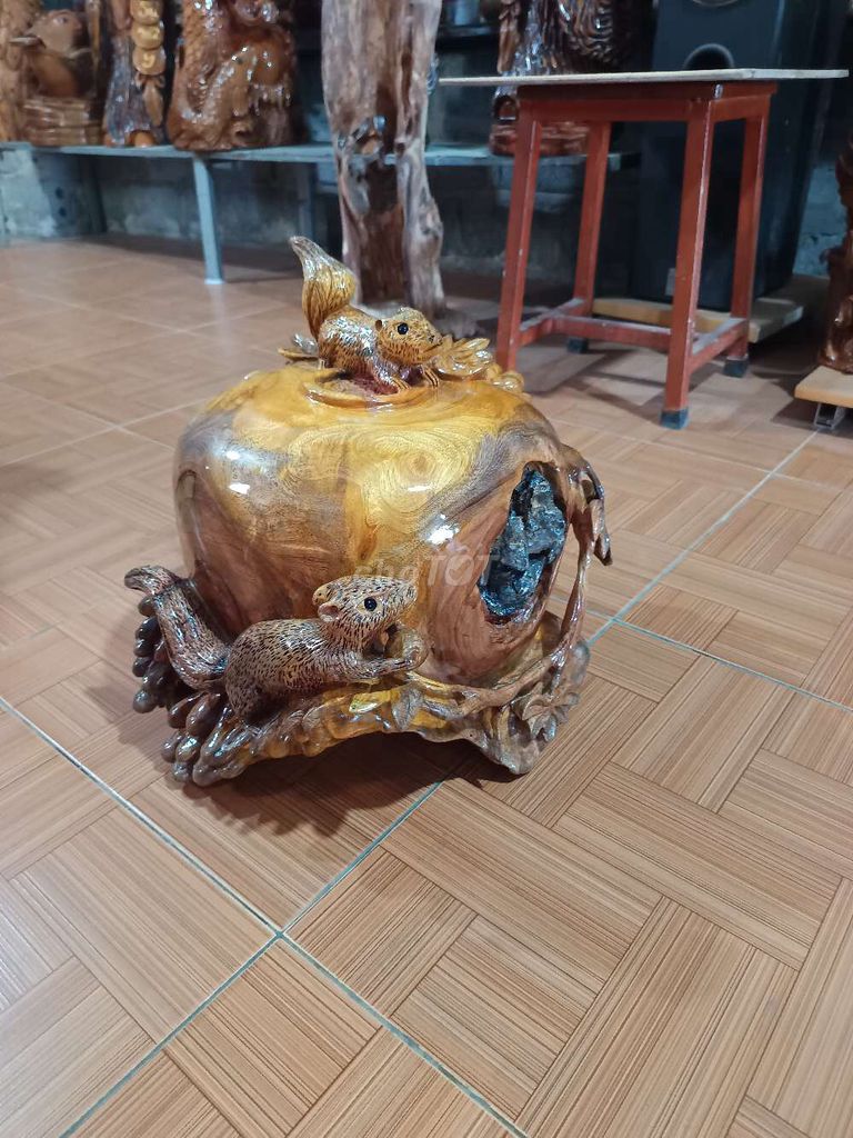 Tượng gỗ Nho sóc  phú quý. Mua bán Đồ sưu tầm, đồ cổ tại Huyện Đông Hưng Thái Bình được đăng bởi vương hình 1