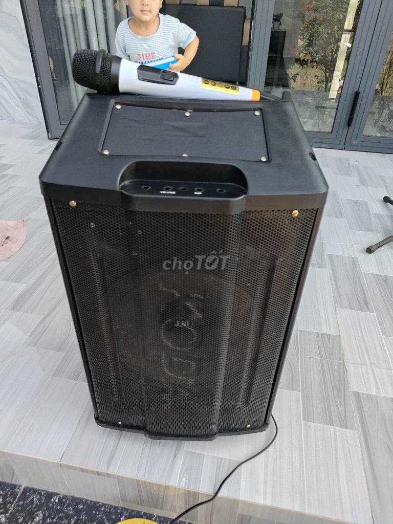 Loa kéo thùng gỗ 30cm 2 mic đen. Mua bán Tivi, Âm thanh tại Huyện Thủ Thừa Long An được đăng bởi CHỢ LONG AN hình 1