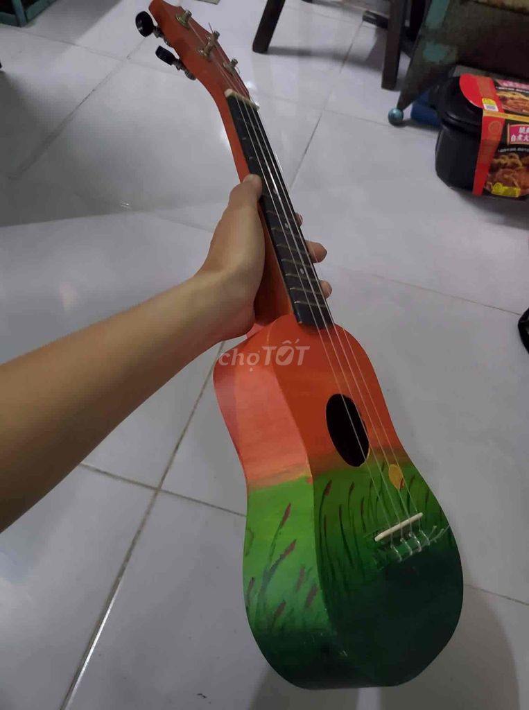 Bán ukulele như hình